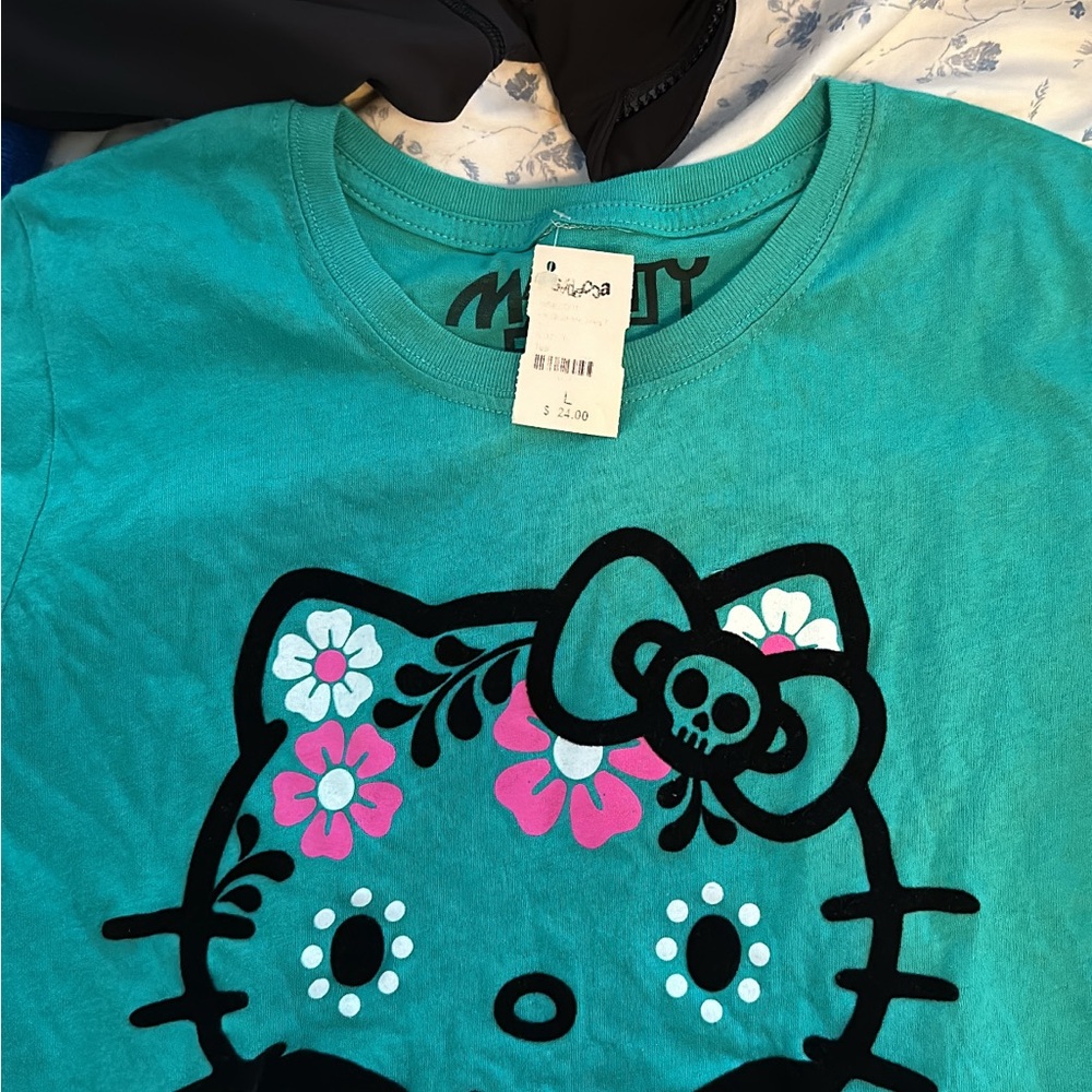 Hello Kitty T-shirt size large